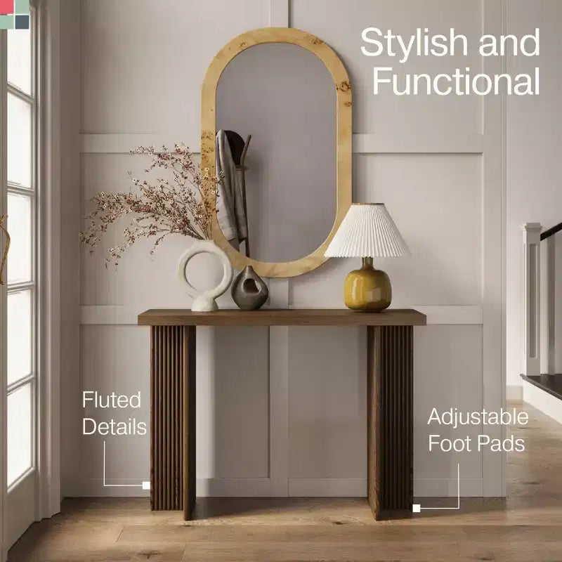 Console cannelée avec plateau en bois de chêne – Table d'entrée étroite, design moderne du milieu du siècle