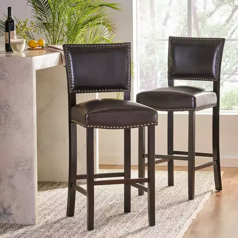 Tabourets de Bar rembourrés en Faux Cuir Contemporains Christopher Knight Home Mayfield avec Rivets Décoratifs (Lot de 2)