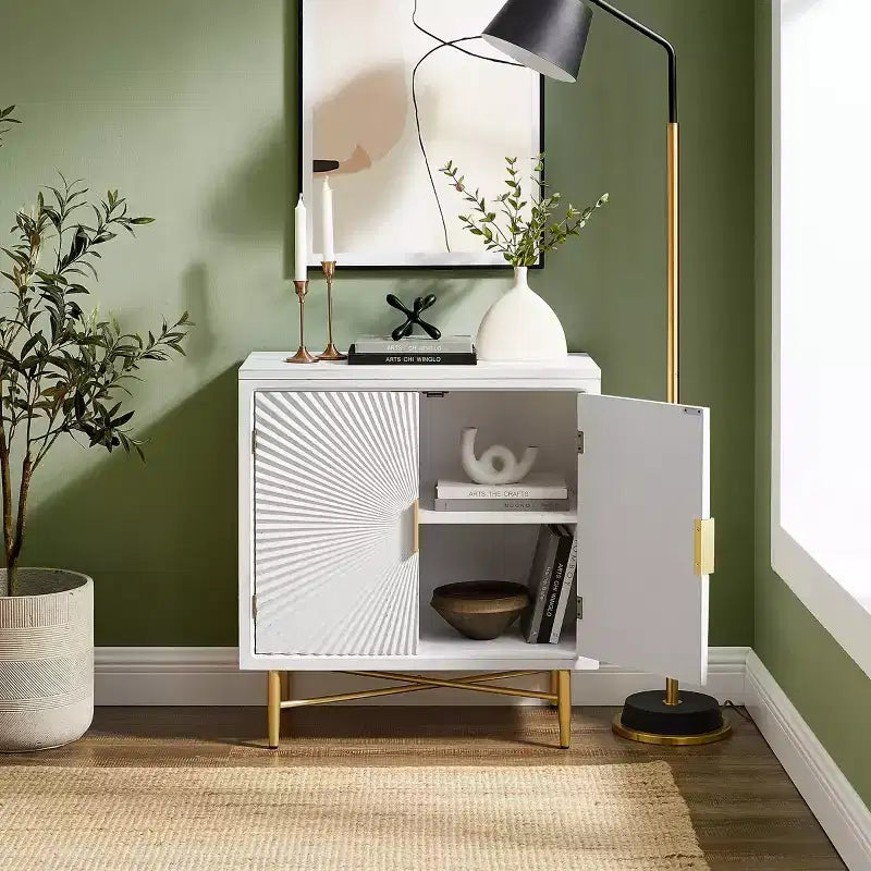 Buffet bas en bois moderne avec portes à motifs texturés