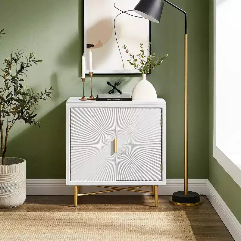 Buffet bas en bois moderne avec portes à motifs texturés