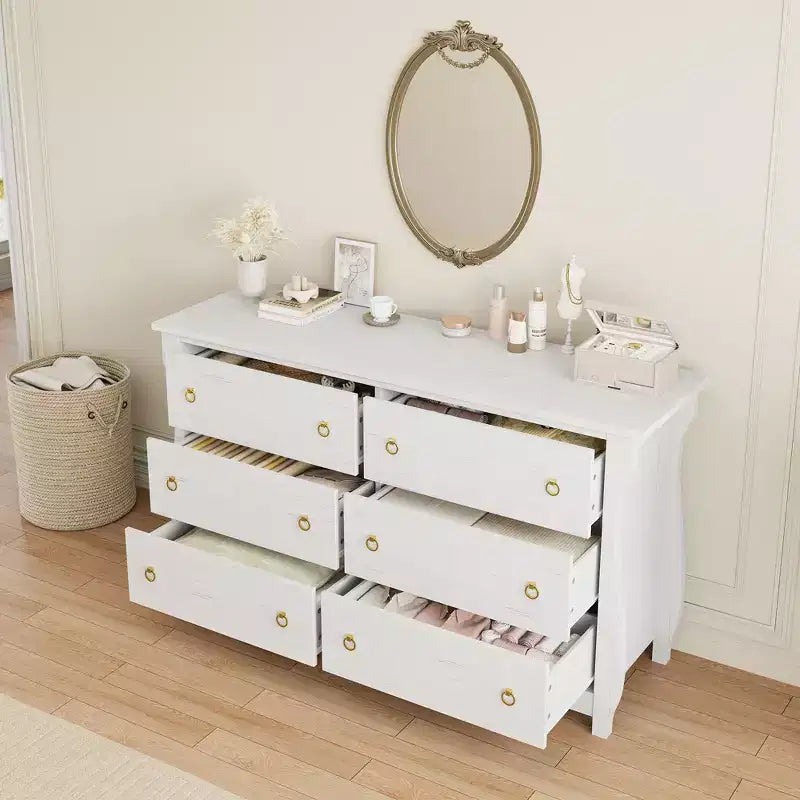 Commode en bois à 7 tiroirs – Commode haute de style bohème avec pieds incurvés, accents en rotin et rangement autoportant