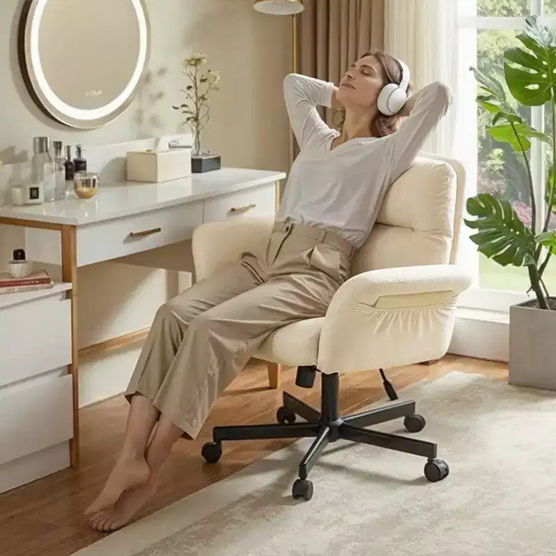 Chaise de bureau ergonomique pour s'asseoir en tailleur avec accoudoirs relevables et roulettes - Hauteur réglable, mousse double couche, poches latérales