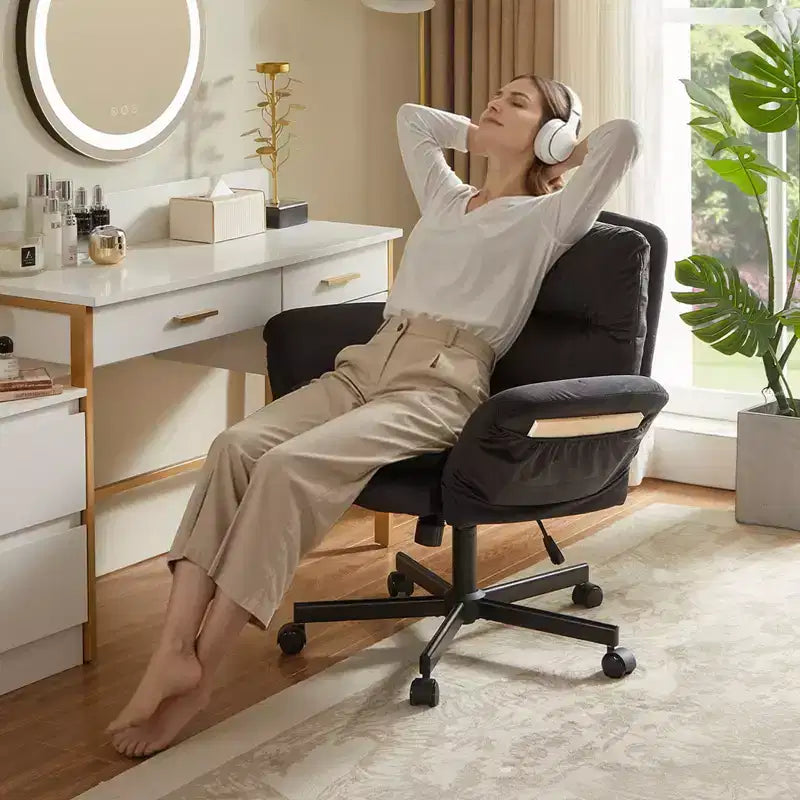 Chaise de bureau ergonomique pour s'asseoir en tailleur avec accoudoirs relevables et roulettes - Hauteur réglable, mousse double couche, poches latérales