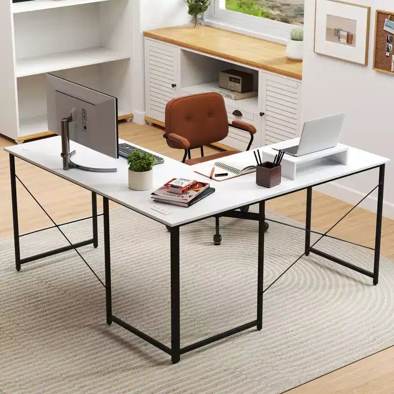 Bureau d'ordinateur en L avec prises de courant, bureau de 95 pouces pour 2 personnes avec étagère pour moniteur et ports USB - Table de jeu d'angle, blanc