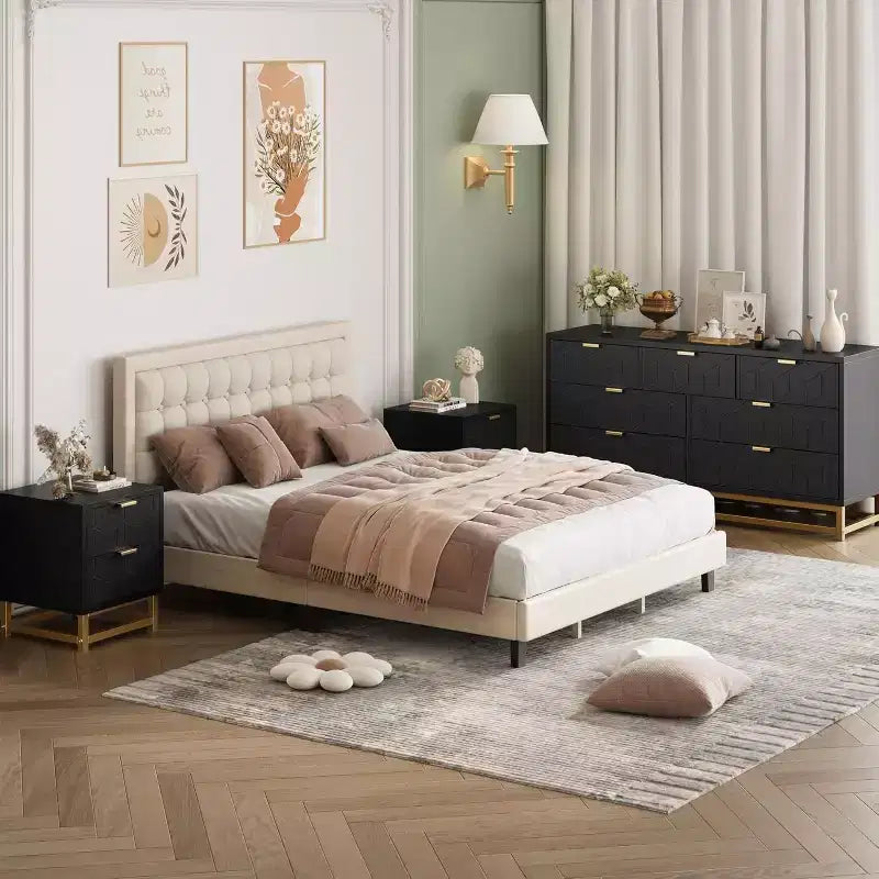 Commode moderne de 136 cm de large à 6 tiroirs, façades cannelées, poignées dorées et pieds métalliques - Rangement pour chambre et dressing