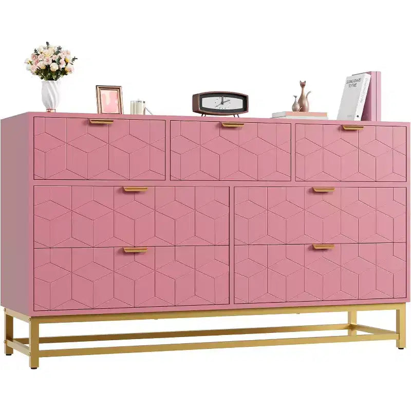 Commode moderne de 136 cm de large à 6 tiroirs, façades cannelées, poignées dorées et pieds métalliques - Rangement pour chambre et dressing