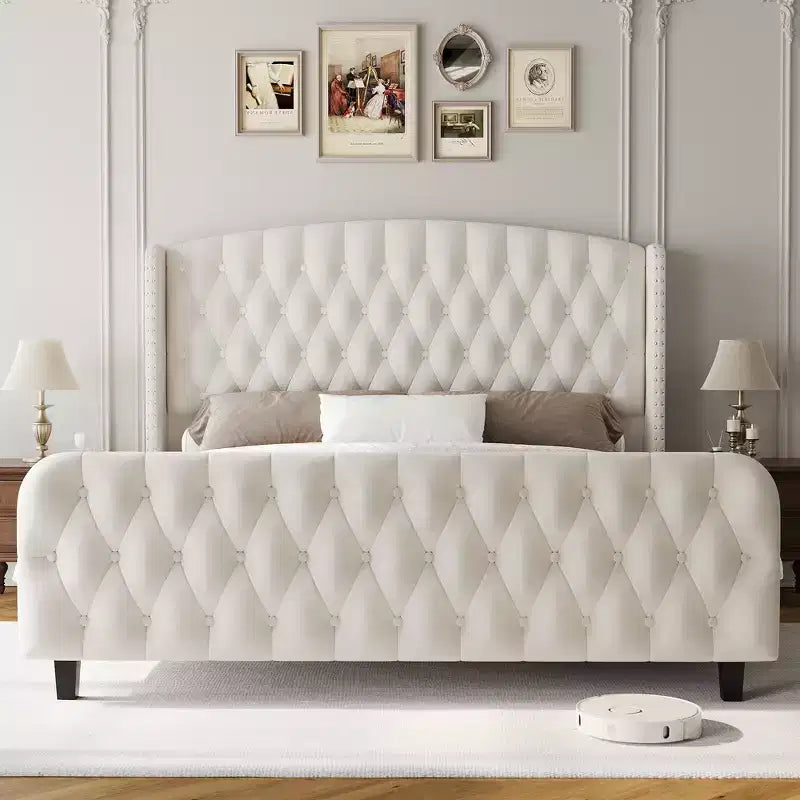 Cadre de lit plateforme en tissu doux avec tête de lit capitonnée ailée, embellissement de rivets, capacité de charge de 1000 lb, silencieux, facile à assembler.