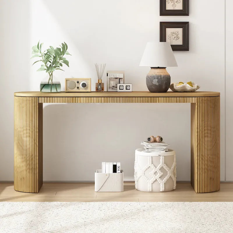 Console incurvée avec un motif à rayures verticales unique, adaptée au salon, au bureau et à l'entrée.