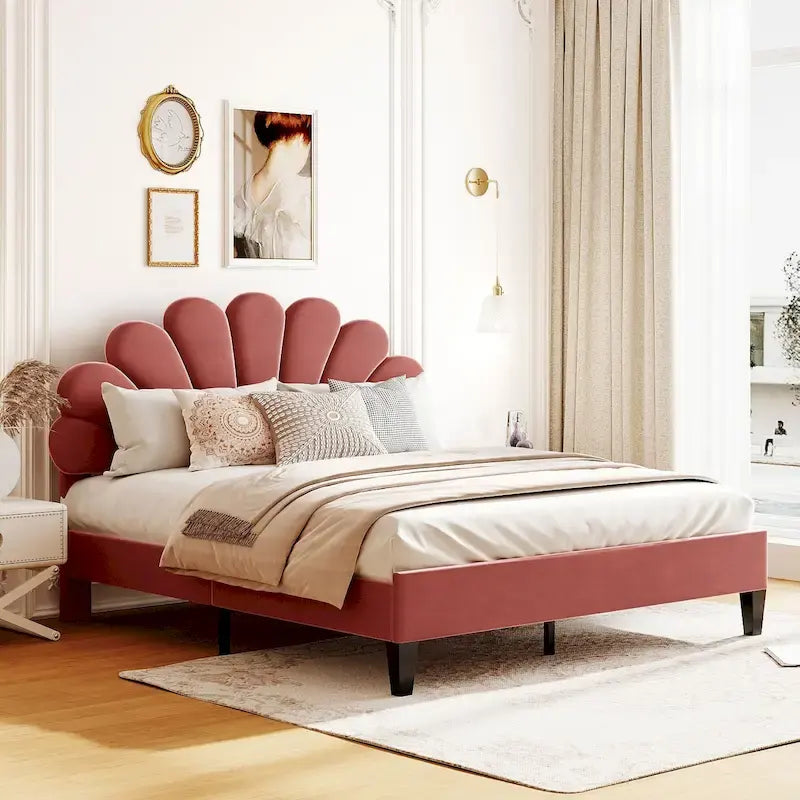 Lit plateforme moderne Queen Size, cadre de lit tapissé de velours avec tête de lit à motif floral et lattes en bois massif