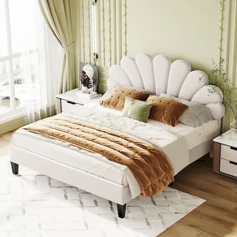 Lit plateforme moderne Queen Size, cadre de lit tapissé de velours avec tête de lit à motif floral et lattes en bois massif