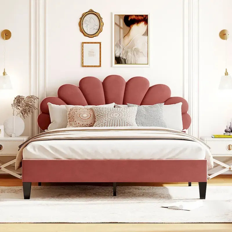Lit plateforme moderne Queen Size, cadre de lit tapissé de velours avec tête de lit à motif floral et lattes en bois massif