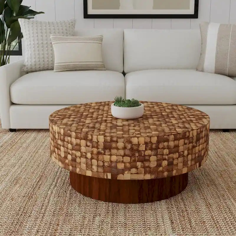Table basse ronde à pied Mila Coconut Shell par East at Main