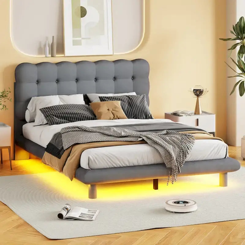 Cadre de lit plateforme capitonné en velours avec éclairage LED et tête de lit capitonnée