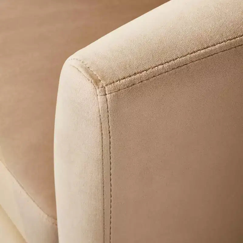 Fauteuil pivotant cylindrique rembourré Vernon - Threshold conçu avec Studio McGee