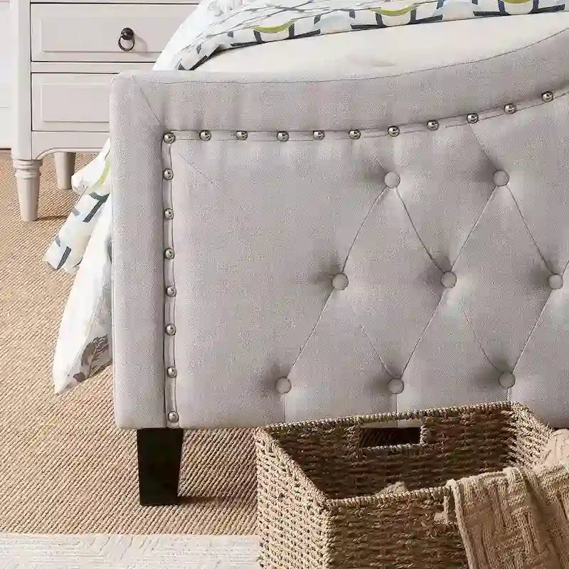 Lit capitonné Queen Size Virgil par Christopher Knight Home