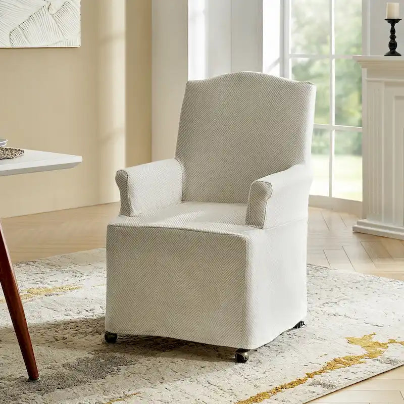 Chaise de salle à manger déhoussable et rembourrée Alethea avec pieds en bois massif par HULALA HOME