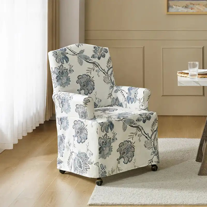Chaise de salle à manger déhoussable et rembourrée Alethea avec pieds en bois massif par HULALA HOME