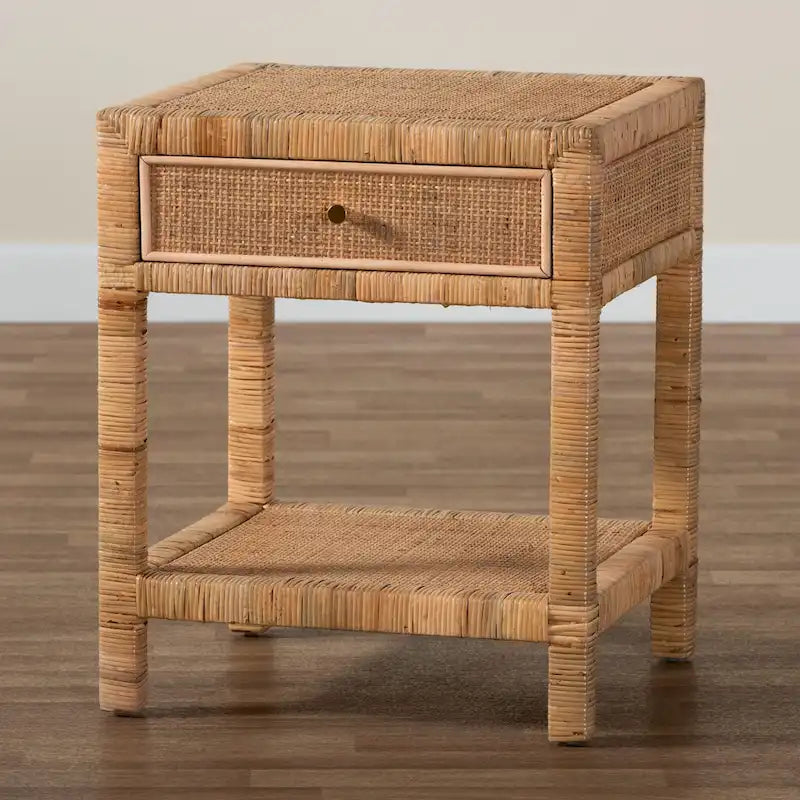Table de chevet Adelia en rotin naturel et bois d'acajou avec 1 tiroir, style bohème moderne