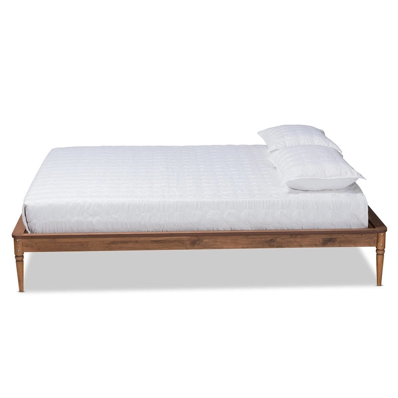 Cadre de lit en bois fini noyer marron classique et traditionnel Tallis
