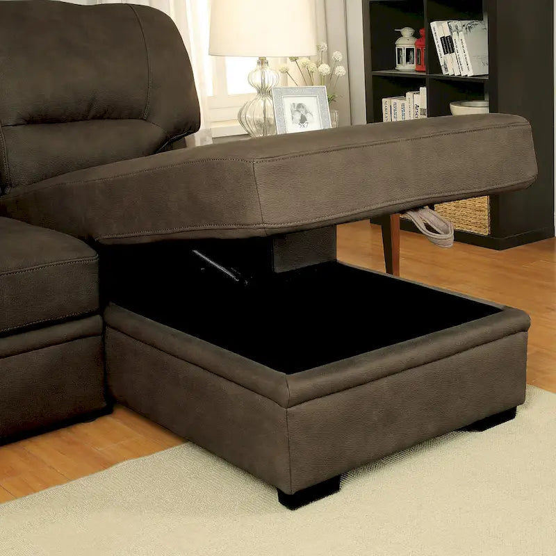 Canapé d'angle convertible contemporain Werr avec revêtement en faux nabuck et rangement sous la méridienne par Furniture of America