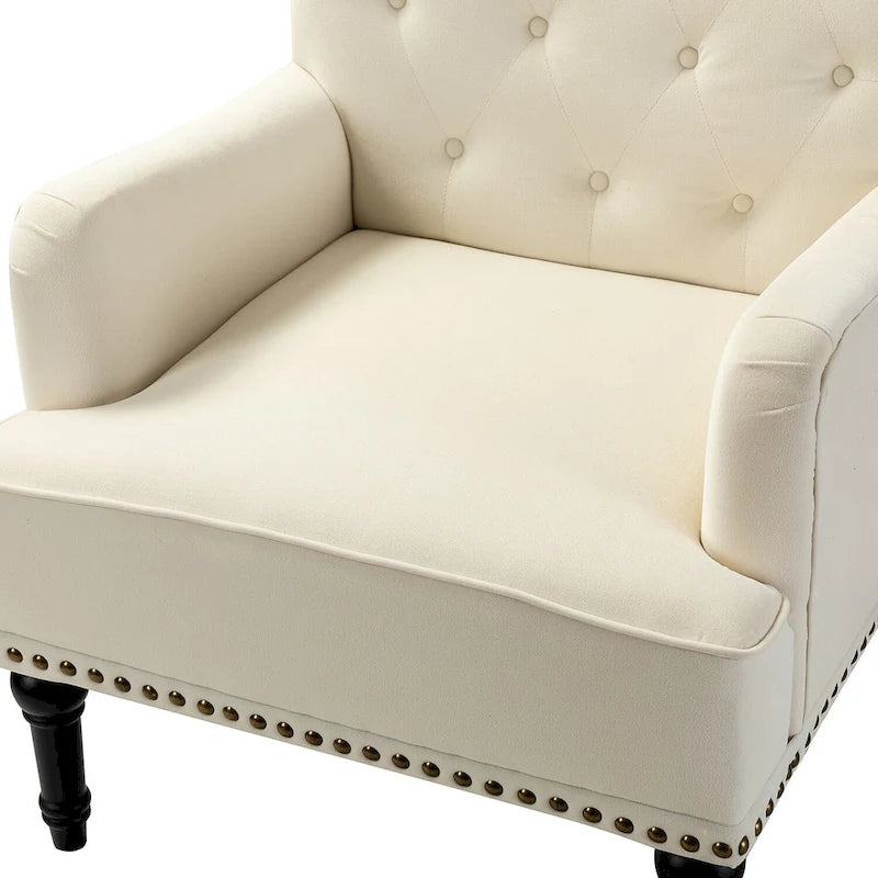 Fauteuil club capitonné Geltrude de HULALA HOME, de style transitionnel, avec pieds tournés en bois