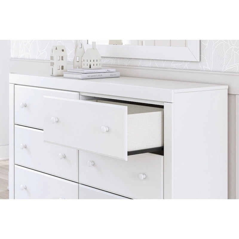 Commode blanche Signature Design by Ashley Mollviney