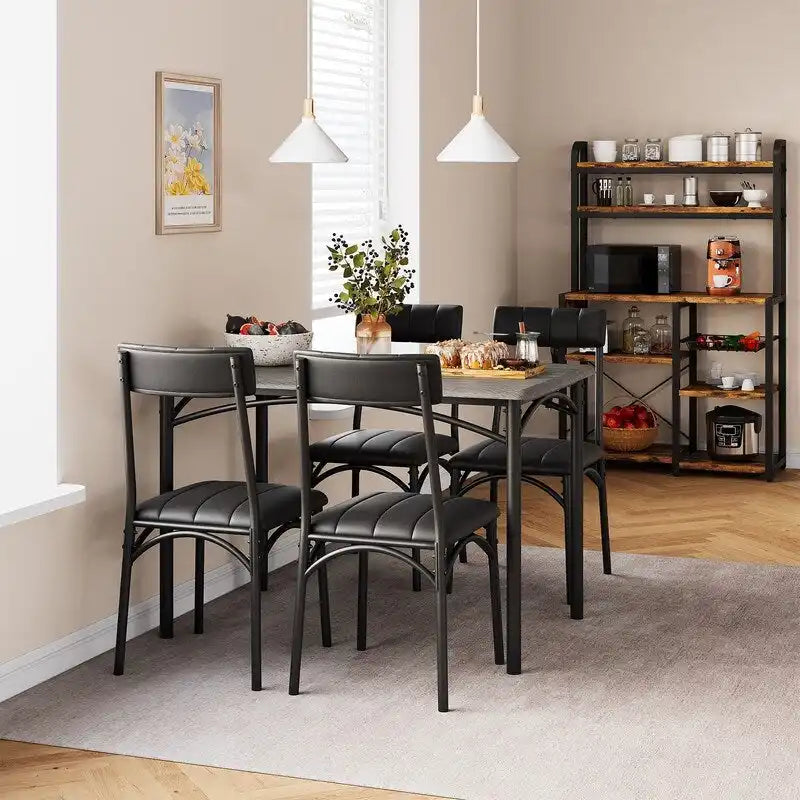 Table et chaises de salle à manger tapissées